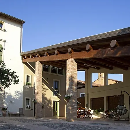 La Corte Di Anna Bed & Breakfast *