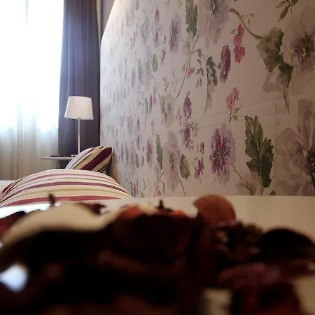 La Corte Di Anna Bed & Breakfast *